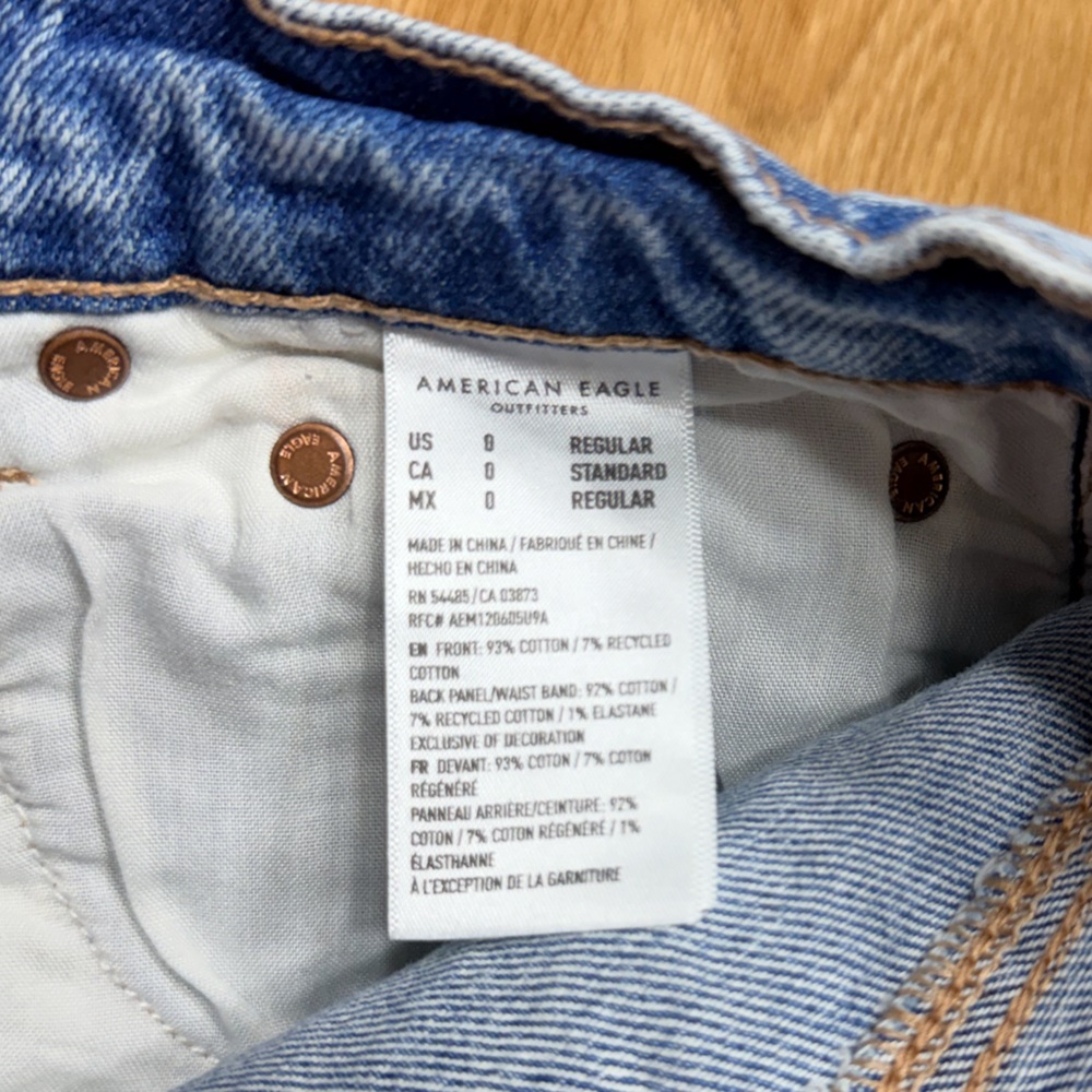 American Eagle Outfitters Ripped Light Blue Boyfriend Jeans - Picture 5 of 9